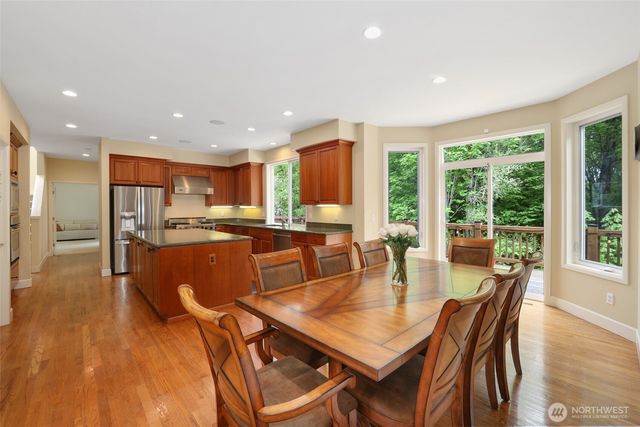 25846 NE 4th Place, Sammamish, WA 98074