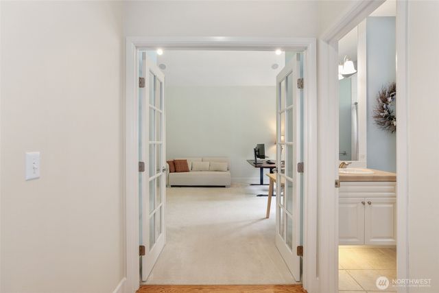 25846 NE 4th Place, Sammamish, WA 98074