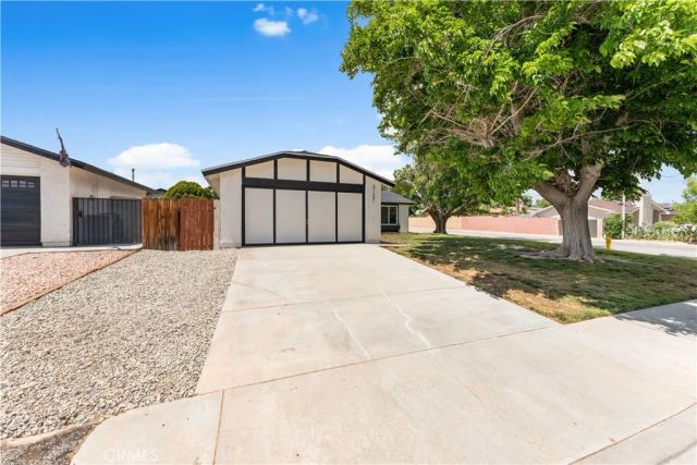 37247 Dalzell, Palmdale, CA 93550