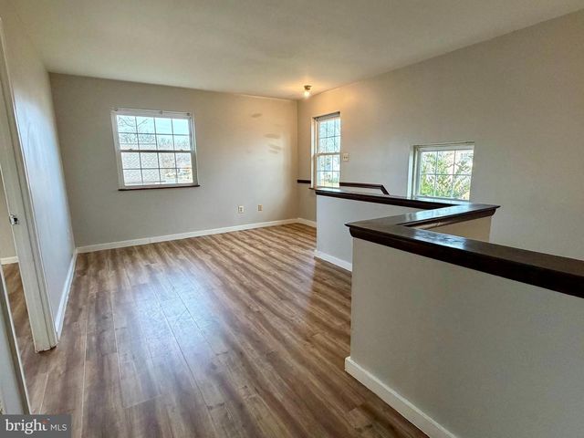 309 MISSOURI AVE, Herndon, VA 20170