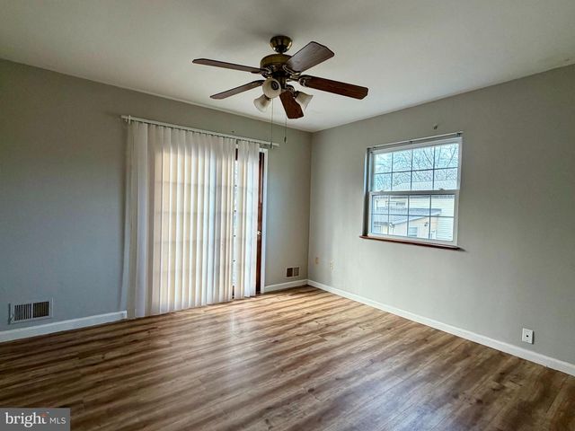 309 MISSOURI AVE, Herndon, VA 20170