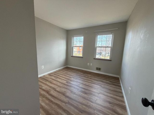 309 MISSOURI AVE, Herndon, VA 20170