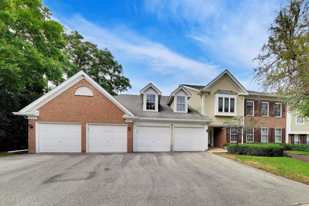 1012 Butternut Lane D, Mount Prospect, IL 60056 — photo 2