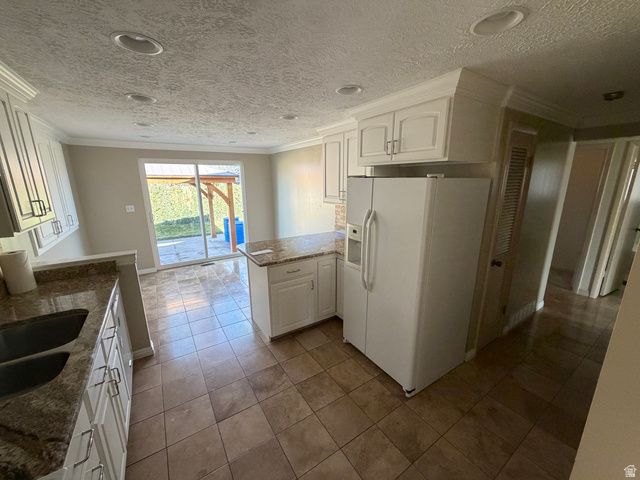 6454 S GARTH CIR, Taylorsville, UT 84129