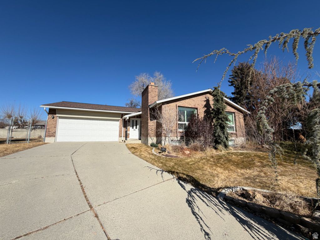 6454 S GARTH CIR, Taylorsville, UT 84129