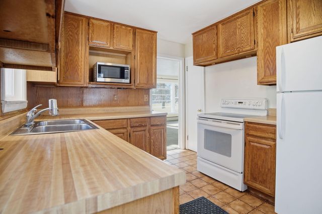 1440 92nd Avenue N, Brooklyn Park, MN 55444