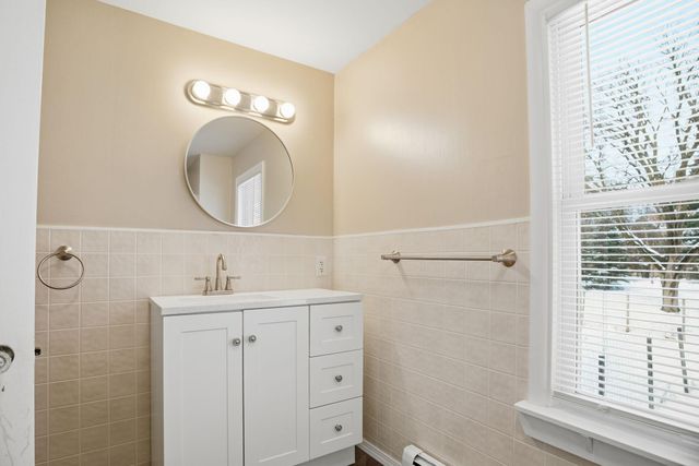 1440 92nd Avenue N, Brooklyn Park, MN 55444