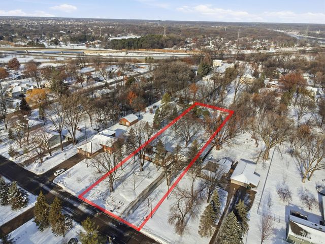 1440 92nd Avenue N, Brooklyn Park, MN 55444