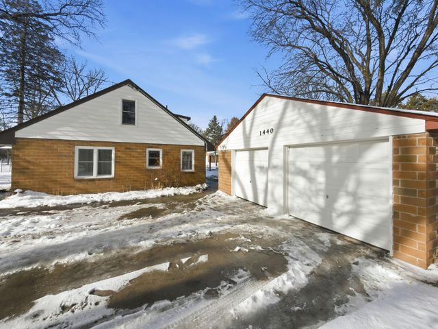 1440 92nd Avenue N, Brooklyn Park, MN 55444