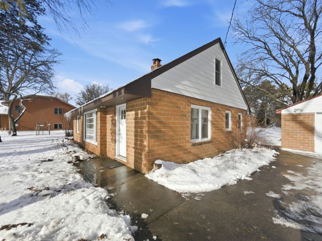 1440 92nd Avenue N, Brooklyn Park, MN 55444