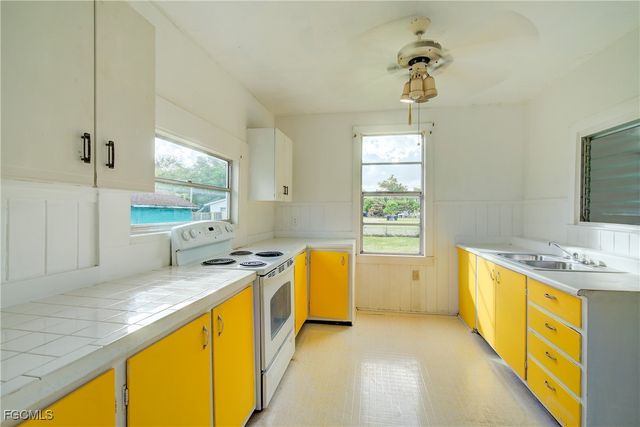 568 Prospect AVE, Fort Myers, FL 33905