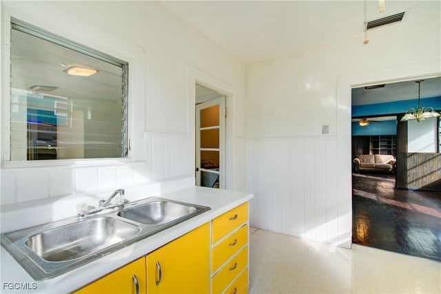 568 Prospect AVE, Fort Myers, FL 33905