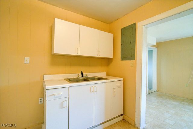 568 Prospect AVE, Fort Myers, FL 33905