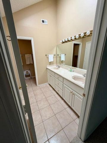 4110 Lakeshore Drive, Reno, TX 75462