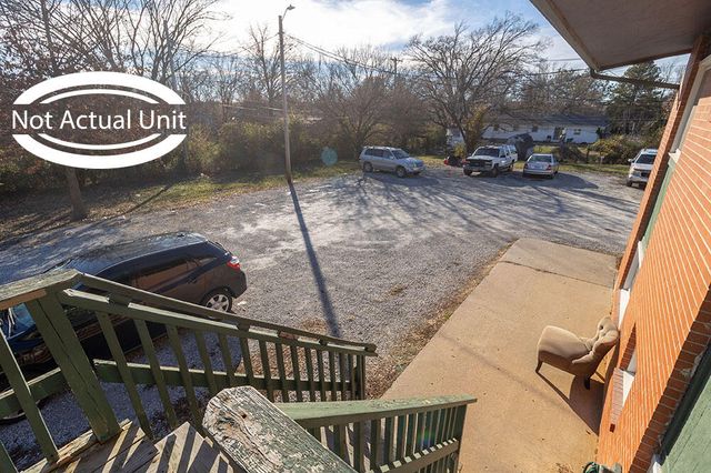 2924 LEEWAY DR D, Columbia, MO 65202