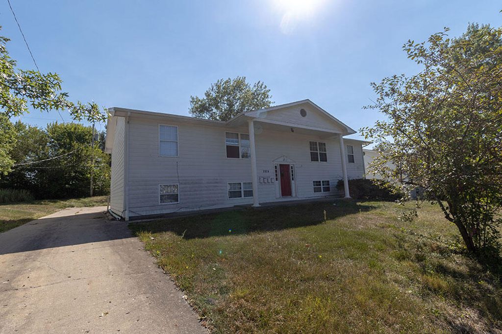 2924 LEEWAY DR D, Columbia, MO 65202