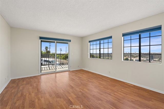 2599 Walnut 128, Signal Hill, CA 90755