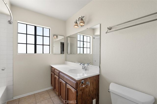 2599 Walnut 128, Signal Hill, CA 90755