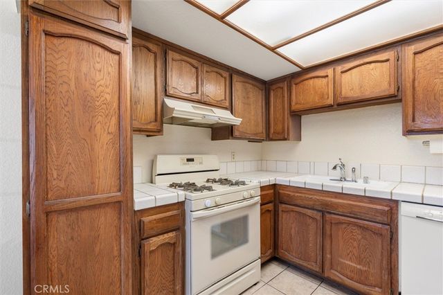 2599 Walnut 128, Signal Hill, CA 90755