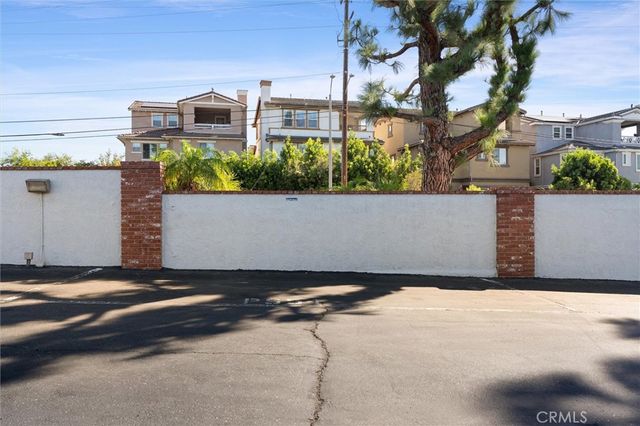 2599 Walnut 128, Signal Hill, CA 90755
