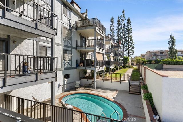 2599 Walnut 128, Signal Hill, CA 90755