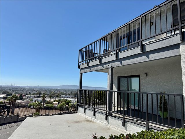 2599 Walnut 128, Signal Hill, CA 90755