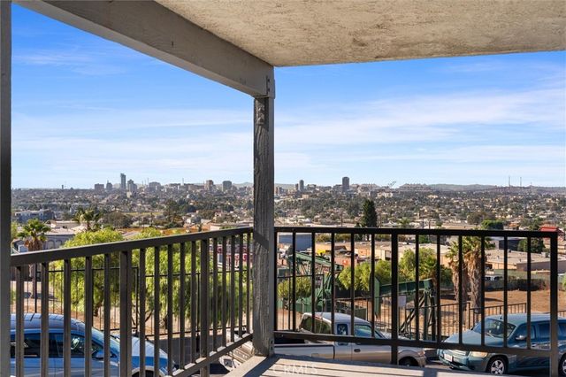2599 Walnut 128, Signal Hill, CA 90755