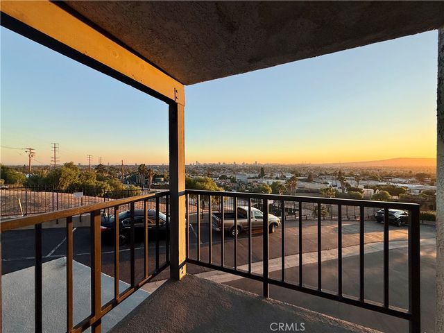 2599 Walnut 128, Signal Hill, CA 90755
