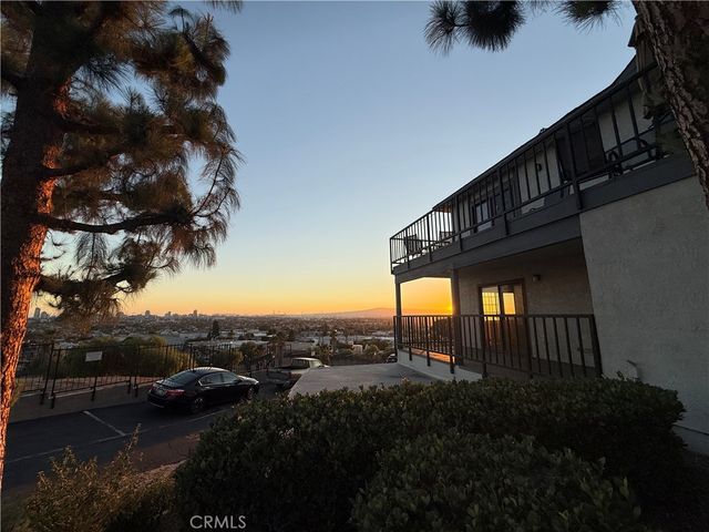 2599 Walnut 128, Signal Hill, CA 90755