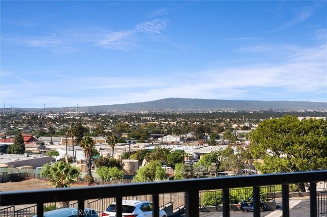 2599 Walnut 128, Signal Hill, CA 90755