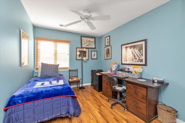 15 Spring Hollow, Roslyn, NY 11576