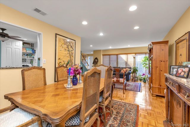 15 Spring Hollow, Roslyn, NY 11576