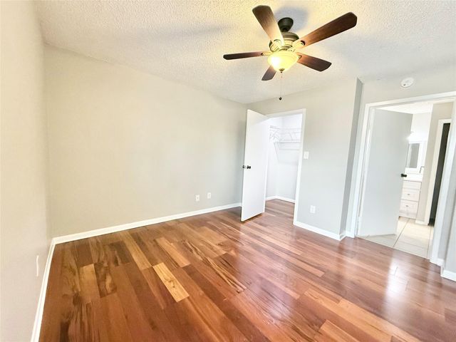 3919 Fairmont Parkway 260, Pasadena, TX 77504