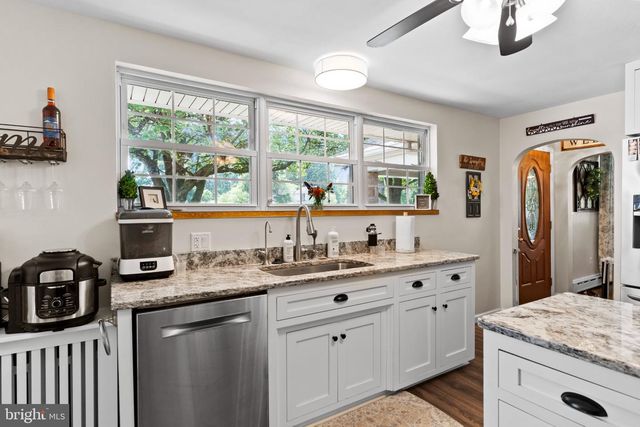 2416 CHURCH RD, Hummelstown, PA 17036