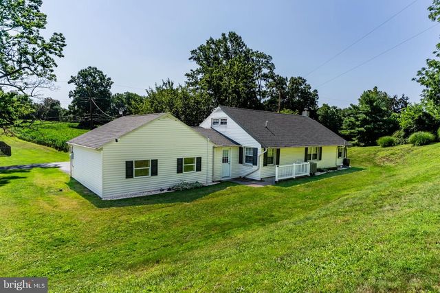 2416 CHURCH RD, Hummelstown, PA 17036