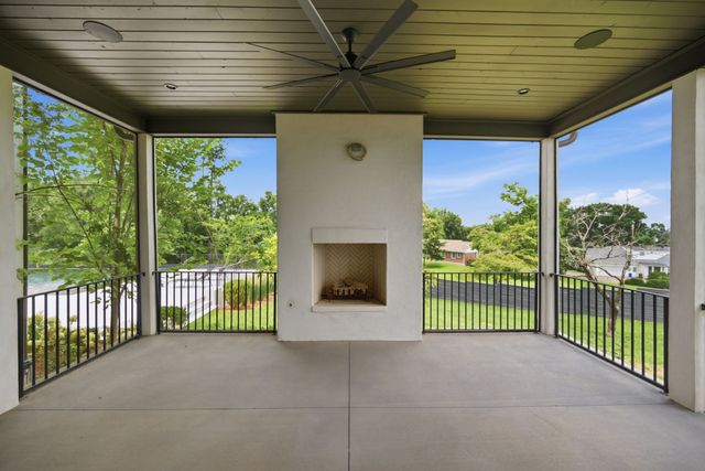 818 Brentview Dr, Nashville, TN 37220