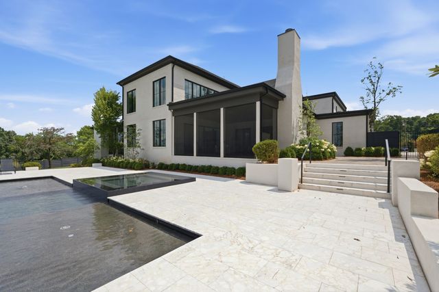 818 Brentview Dr, Nashville, TN 37220