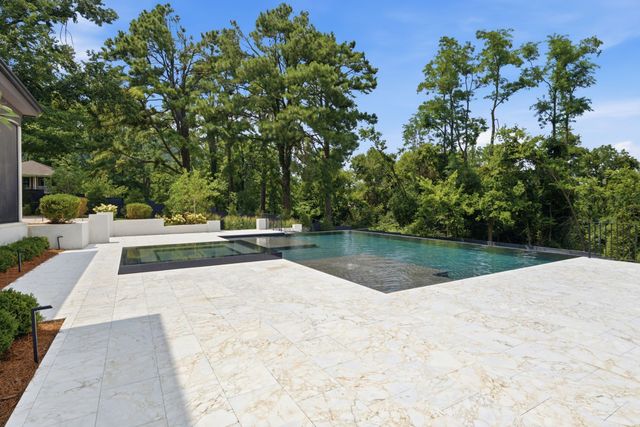 818 Brentview Dr, Nashville, TN 37220