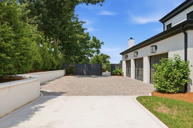 818 Brentview Dr, Nashville, TN 37220