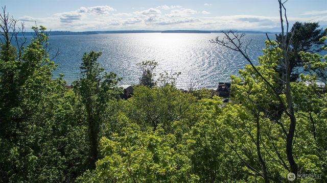 5426 Beach Drive SW, Seattle, WA 98136