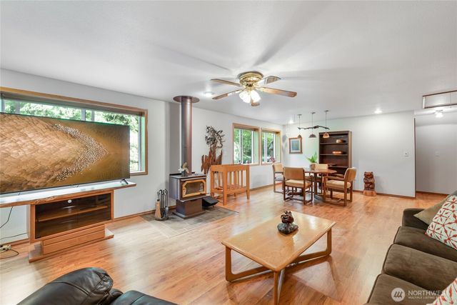 14223 Anatevka Lane SE, Olalla, WA 98359