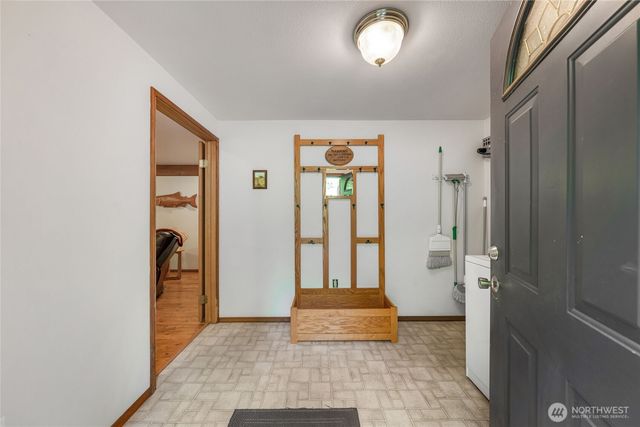 14223 Anatevka Lane SE, Olalla, WA 98359