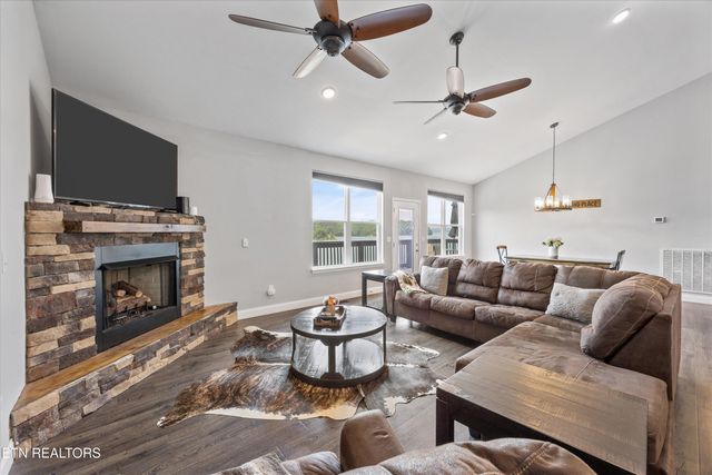 3558 Bohanan Top Rd, Sevierville, TN 37876