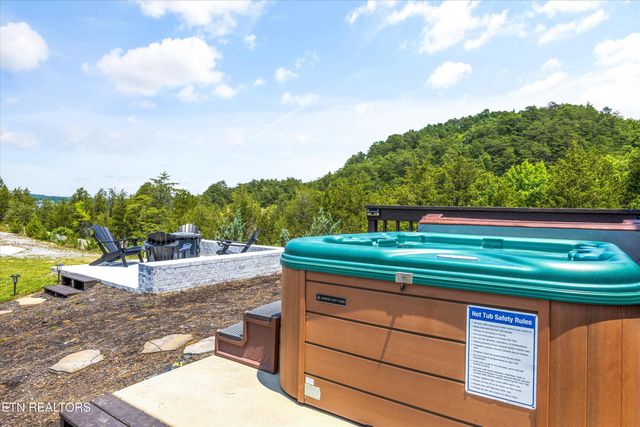 3558 Bohanan Top Rd, Sevierville, TN 37876