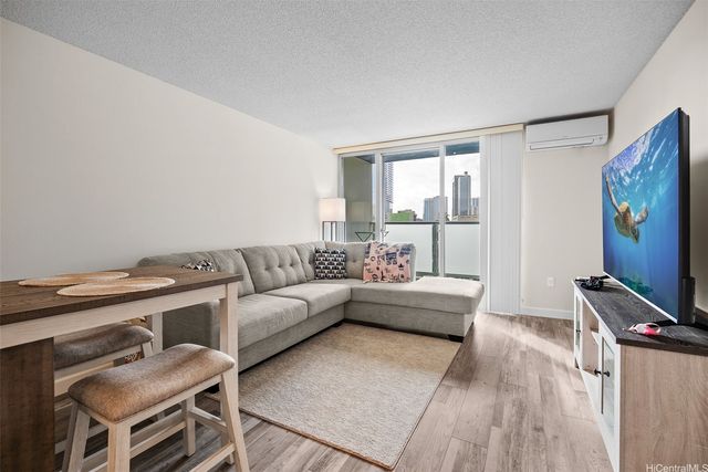 801 South Street 526, Honolulu, HI 96813