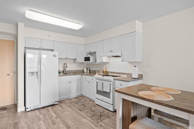 801 South Street 526, Honolulu, HI 96813