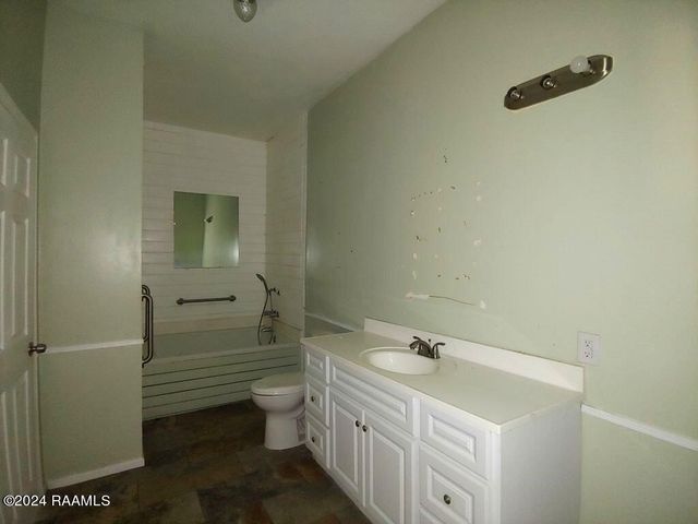2500 Brittany Drive, New Iberia, LA 70560