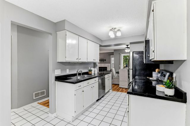 7291 Penny Hill Road, Eden Prairie, MN 55346