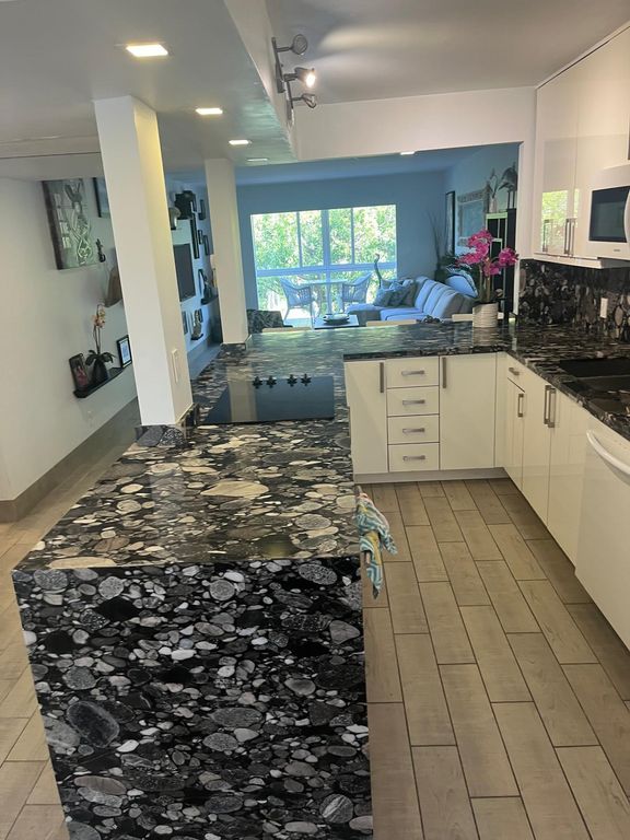 1401 SW 128th Terrace 309h, Pembroke Pines, FL 33027