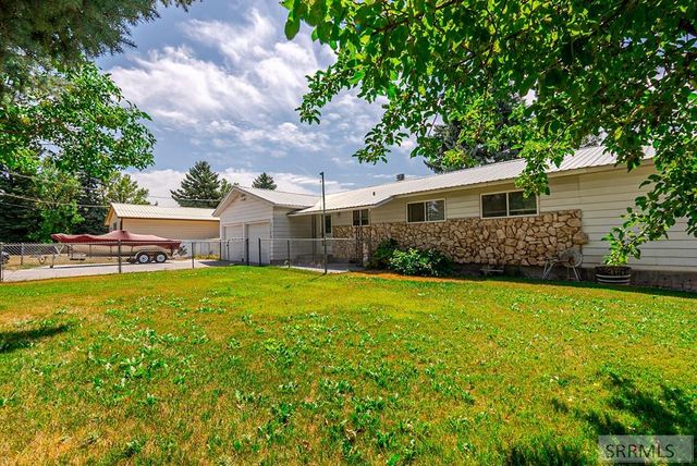 3120 E Iona Road, Idaho Falls, ID 83401